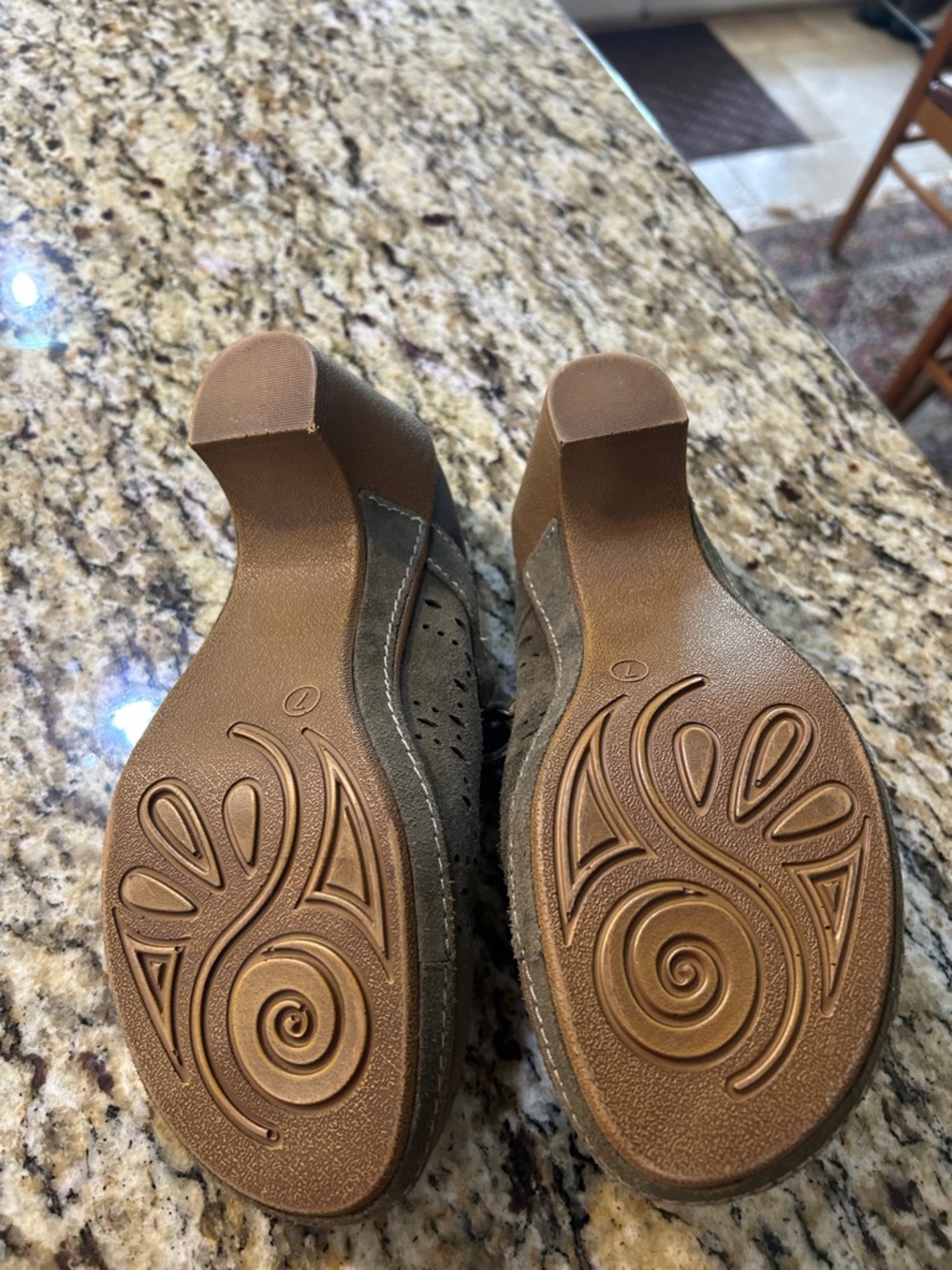 White Mountain Olive Green Suede Mary Jane Heels - Picture 13 of 15